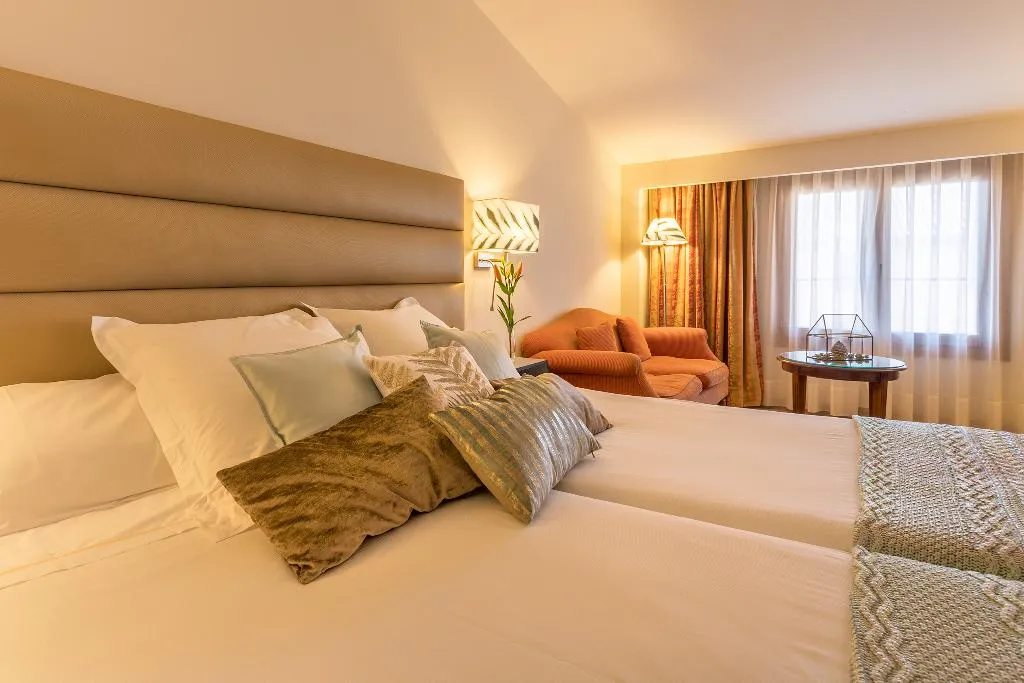 DOUBLE STANDARD Room, Izan Trujillo, Madrid