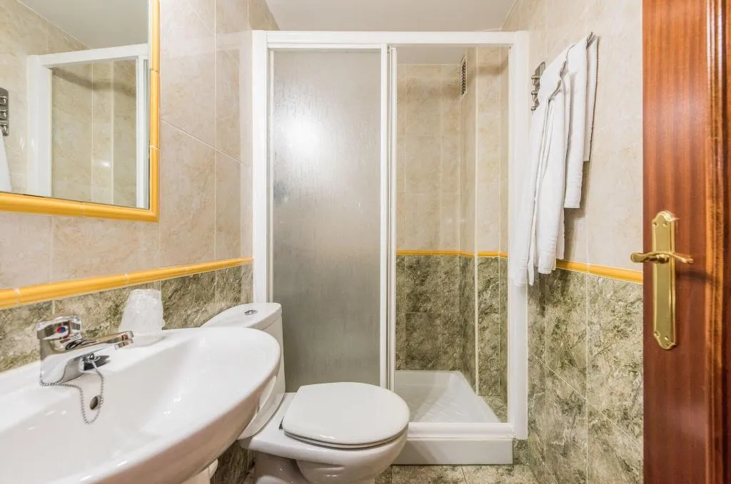 Room, Hostal Arkanta, Madrid