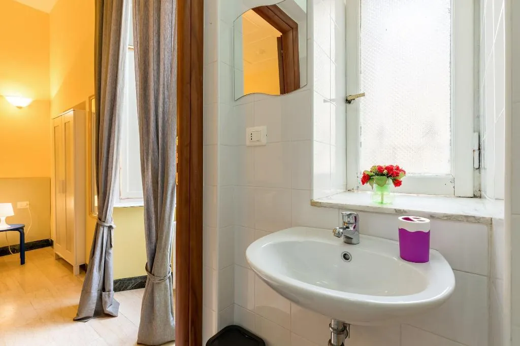 Room, Do Domus, Naples
