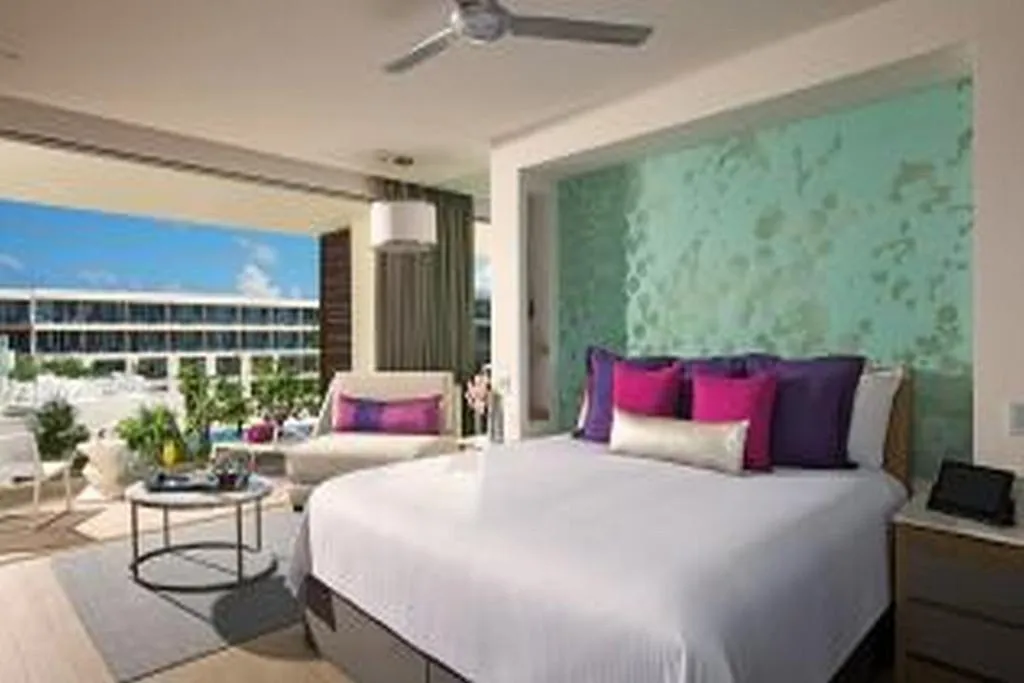 JUNIOR SUITE CLUB OCEAN FRONT Room, Breathless Riviera Cancun Resort and Spa, Cancun Area