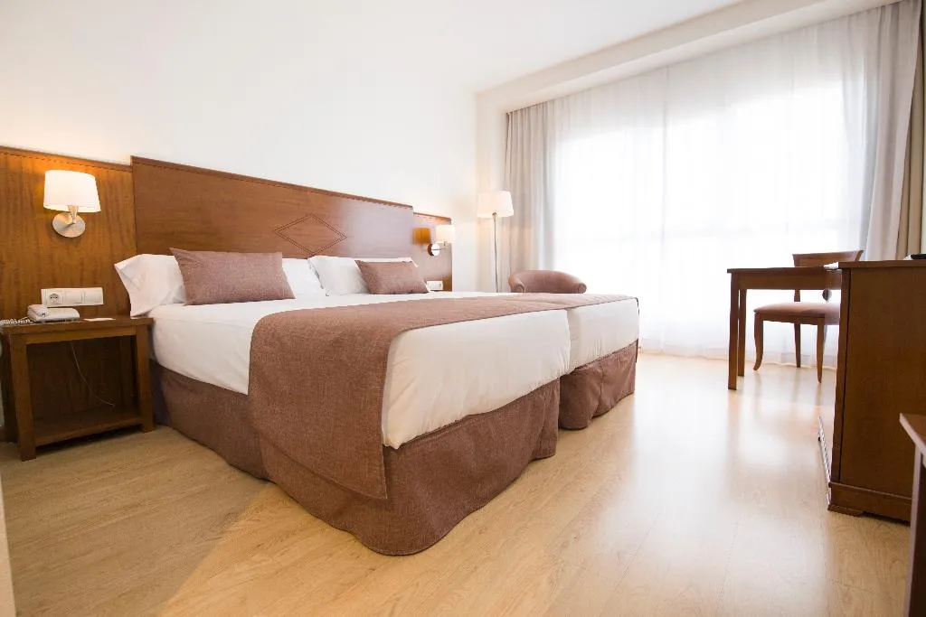 TRIPLE STANDARD Room, Hotel Albufera, Valencia