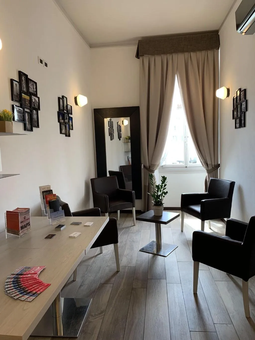 Room, B&B Dimore le Leopoldine, Florence