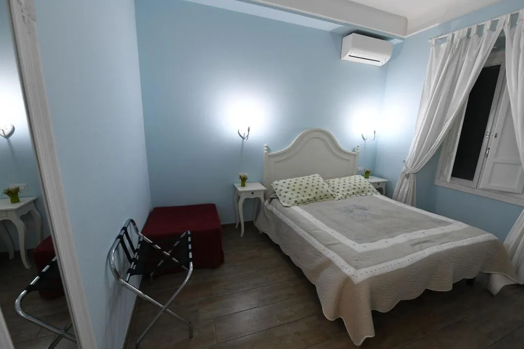 Room, Buonanotte Roma 2, Naples