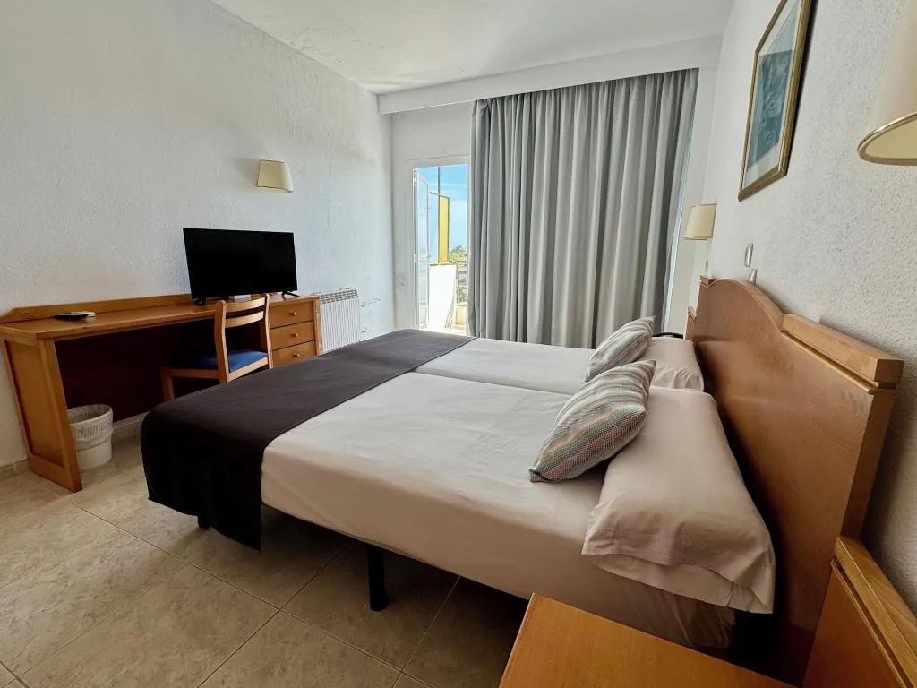 TWIN SEA VIEW WITH BALCONY Room, Cala Ferrera, Majorca