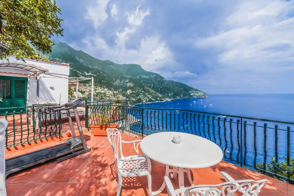 DOUBLE DELUXE SEA VIEW Room, Le Agavi hotel, Naples