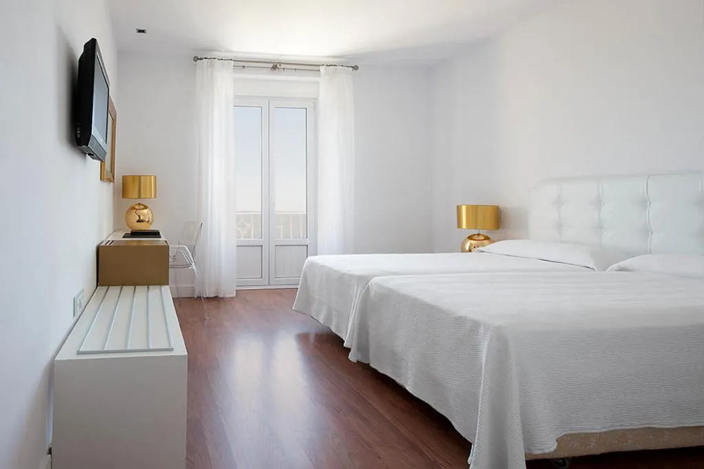 DOUBLE SUPERIOR Room, Dorma Victoria Palace, Madrid