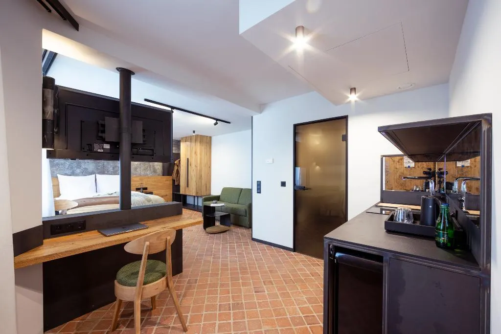JUNIOR SUITE STANDARD Room, Nomadic Urban Premium Suites, Krakow