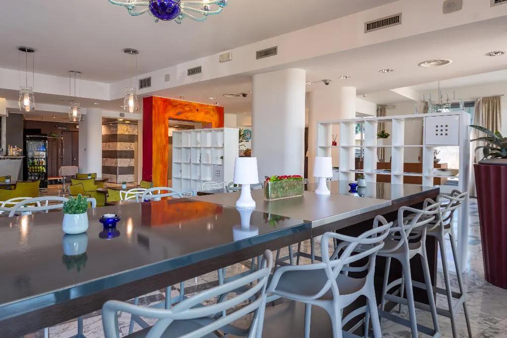 Restaurant, First Hotel Malpensa, Milan