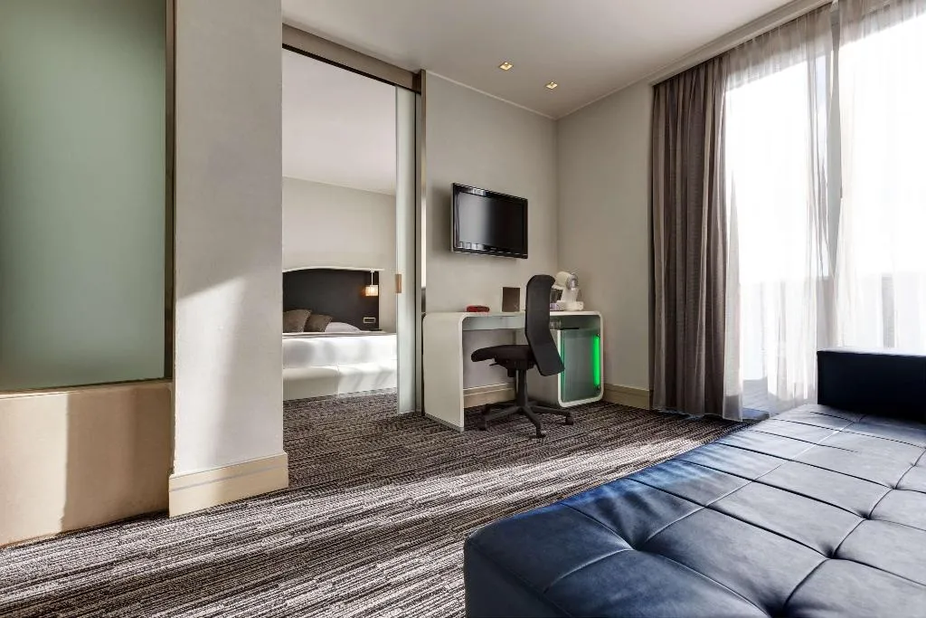 JUNIOR SUITE KING SIZE BED Room, Best Western Premier Hotel Royal Santina, Rome