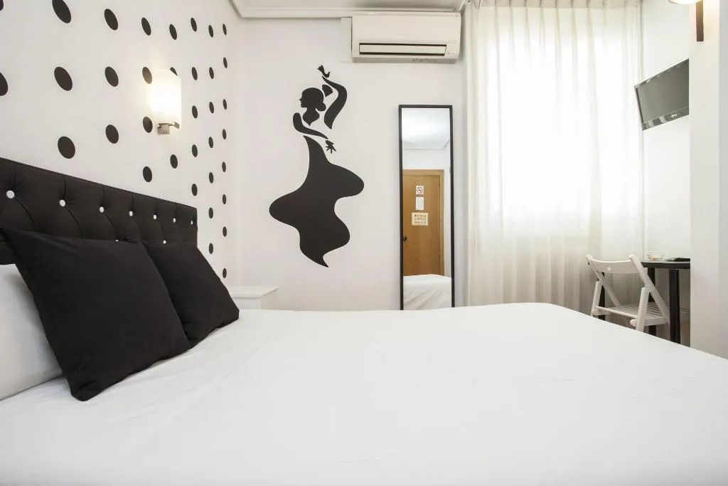 SINGLE STANDARD Room, Casual de la Música Valencia, Valencia