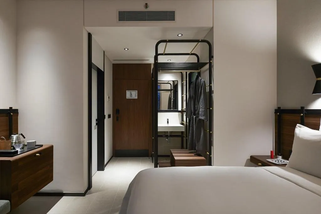 DOUBLE QUEEN SIZE BED Room, Form Hotel Dubai, Dubai