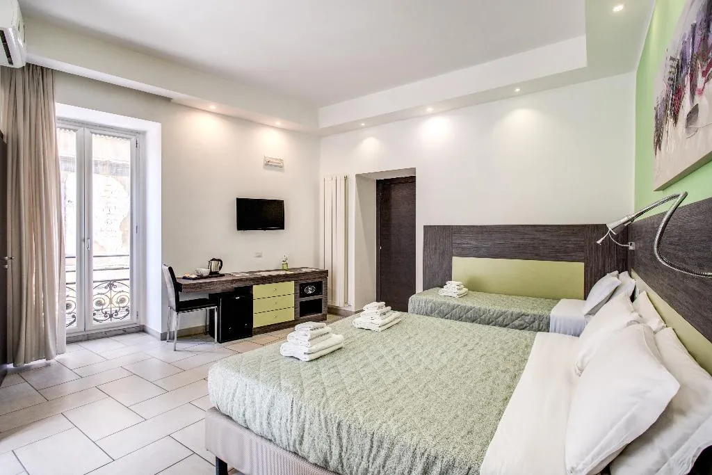 TRIPLE STANDARD Room, Napoli Suite, Naples