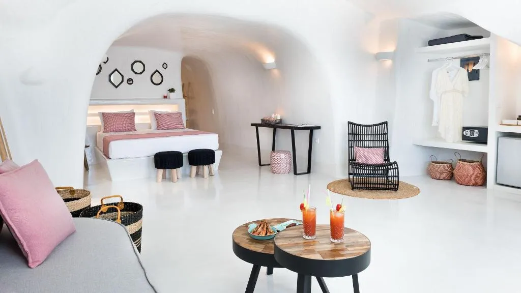 Room, Maregio Suites, Santorini