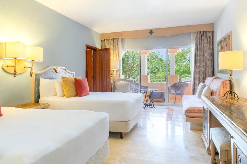 FAMILY ROOM TWO BEDROOMS Room, Iberostar Waves Paraiso del Mar All Inclusive, Cancun Area