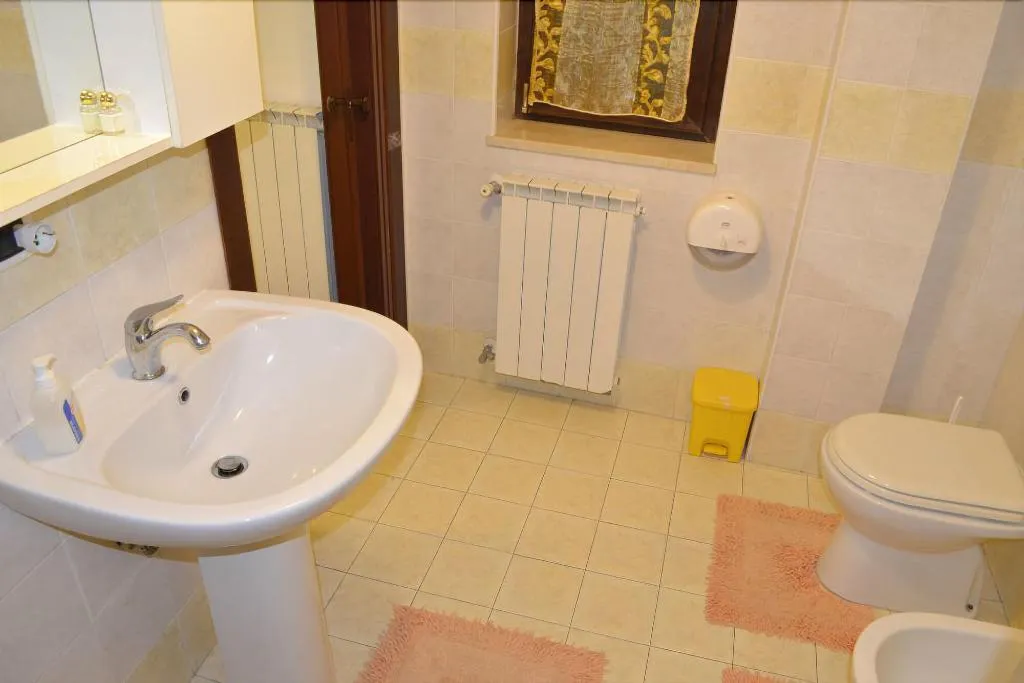 Room, B&B Il Lapillo, Naples