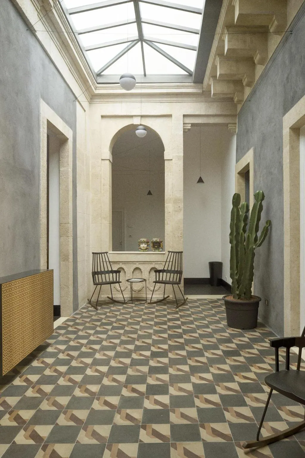Lobby, Asmundo Di Gisira, Catania