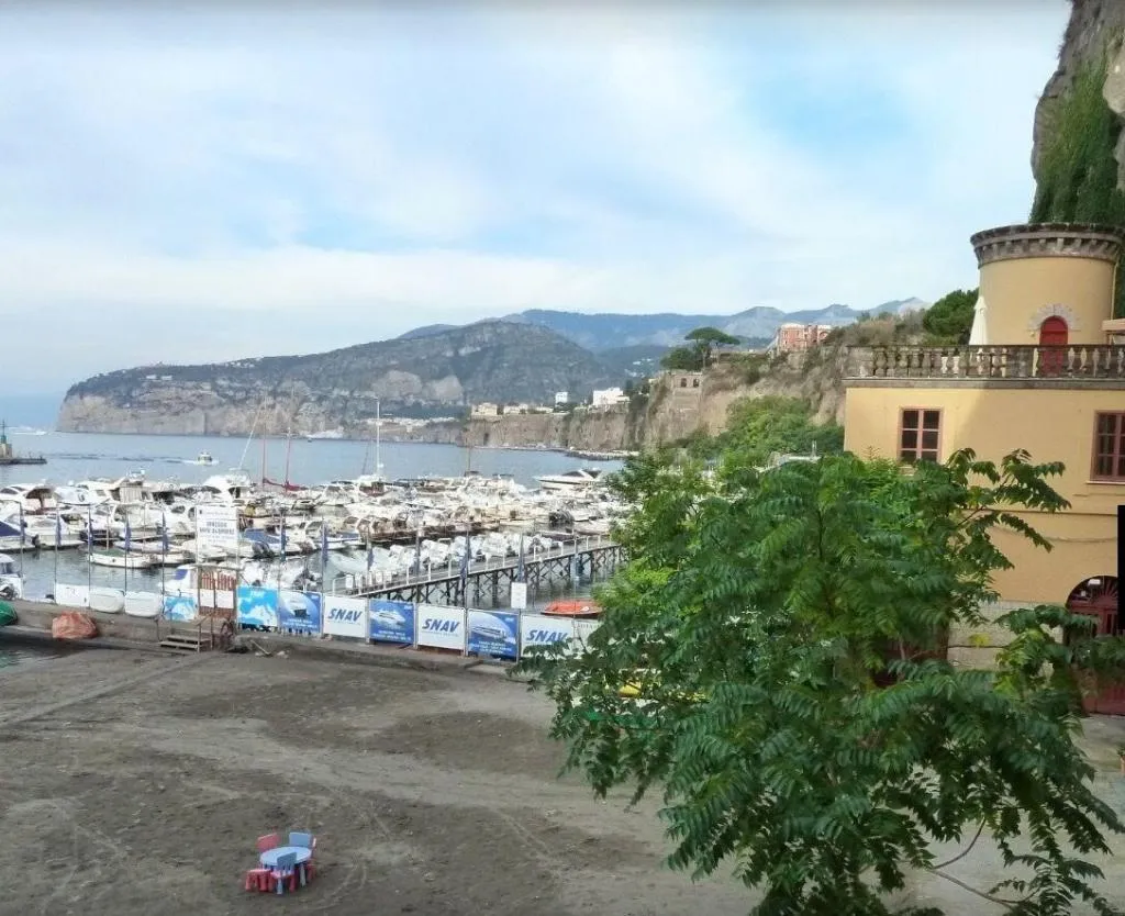 Room, Surriento Suites, Naples