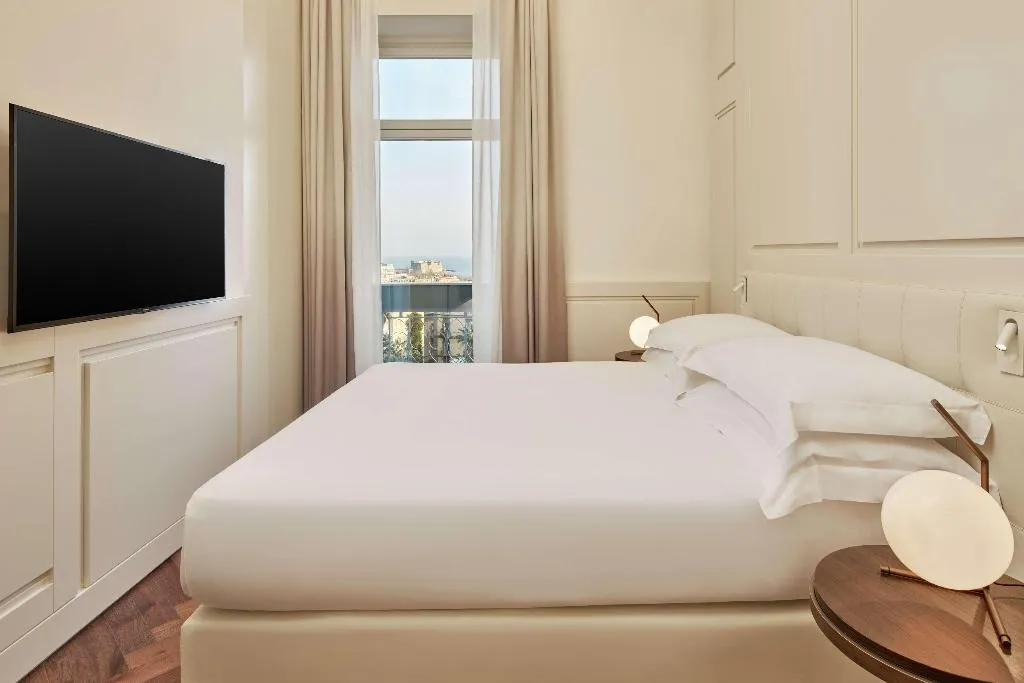 SUITE CONNECTING ROOM Room, de Bonart Naples-Curio Collection by Hilton, Naples