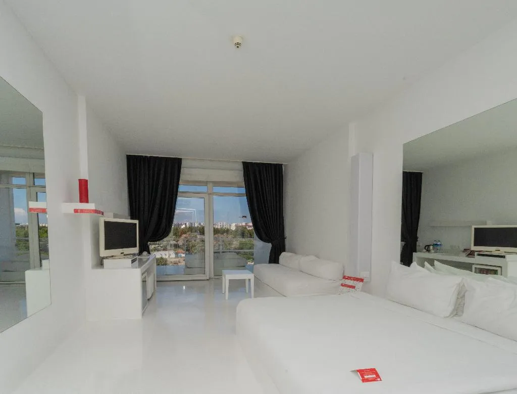 TRIPLE DELUXE LAND VIEW Room, Hotel Su & Aqualand, Antalya