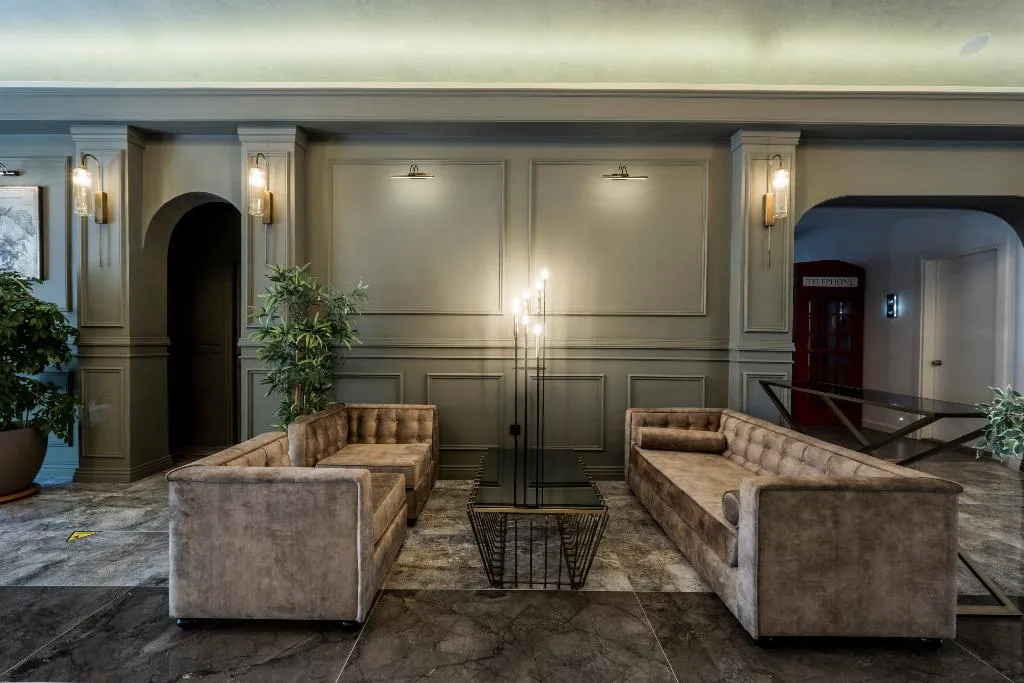 Lobby, Karbelsun, Dalaman
