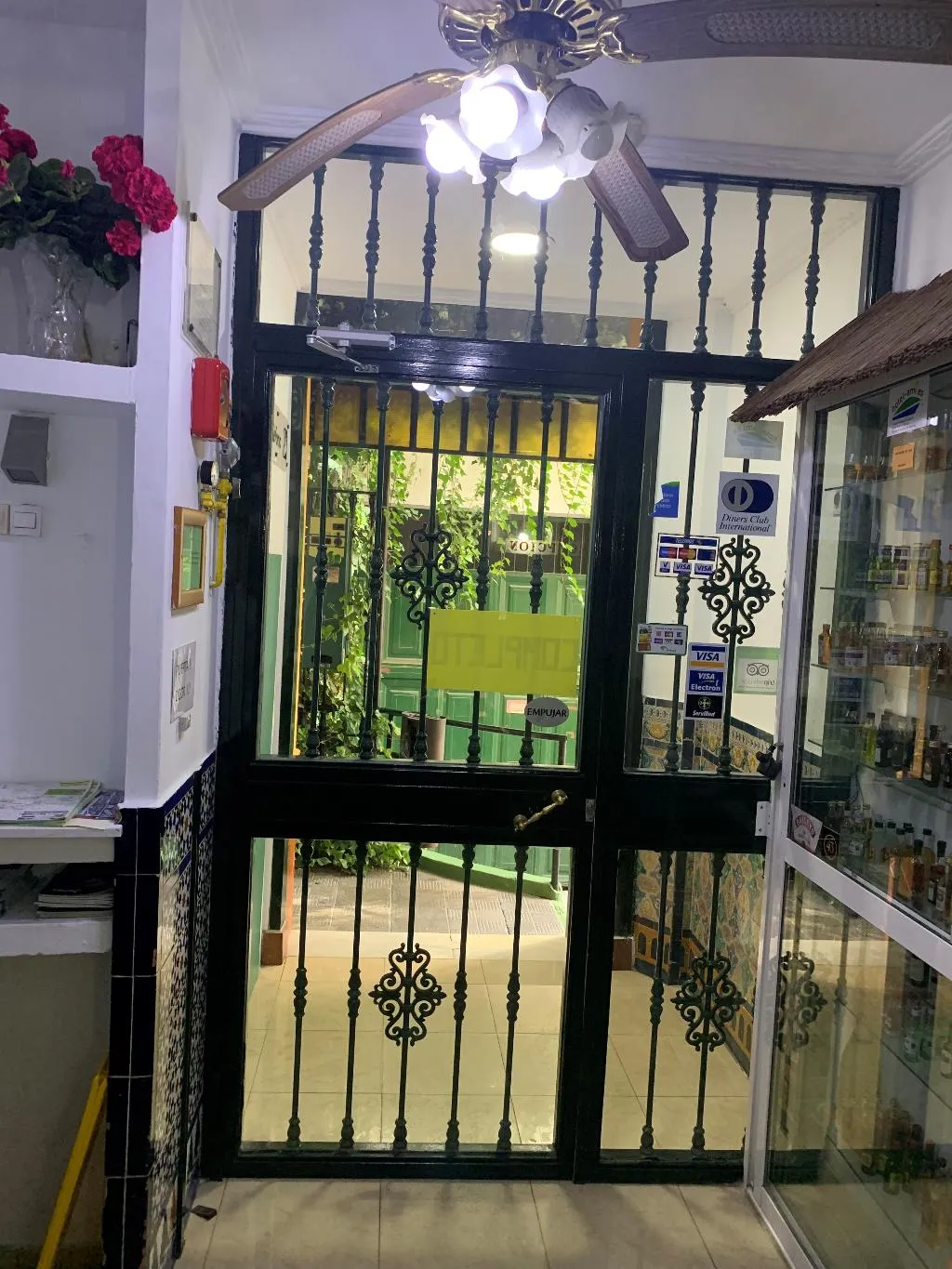 Lobby, Hostal Alcobia, Seville
