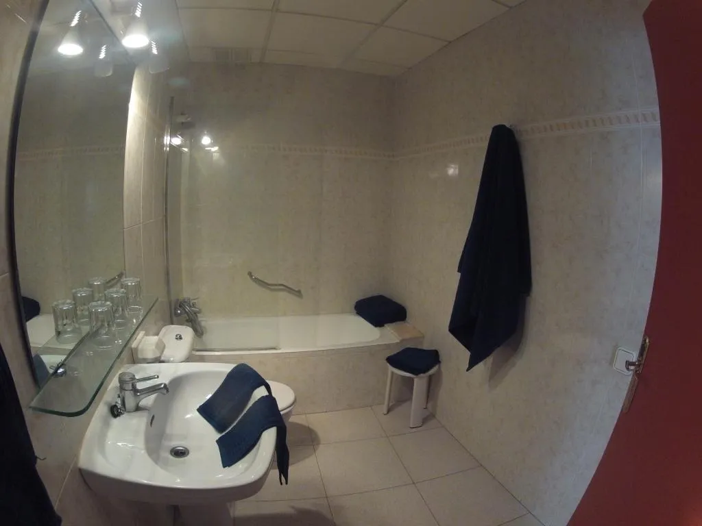 TRIPLE WITH BALCONY Room, Montserrat, Costa Brava