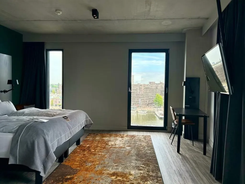 DOUBLE PREMIUM WITH VIEWS Room, Holiday Inn - the niu, Fender Amsterdam, Amsterdam