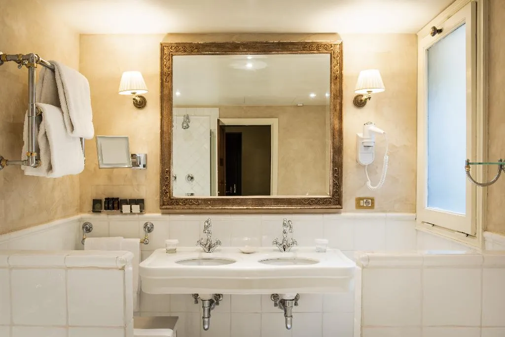 TRIPLE CLASSIC Room, Grand Hotel Baglioni, Florence