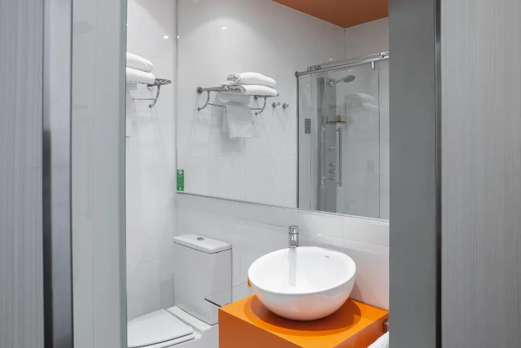 TRIPLE STANDARD Room, Petit Palace Plaza Malaga, Costa Del Sol