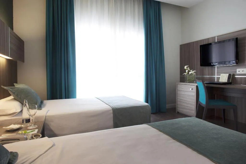 Room, Serrano, Madrid