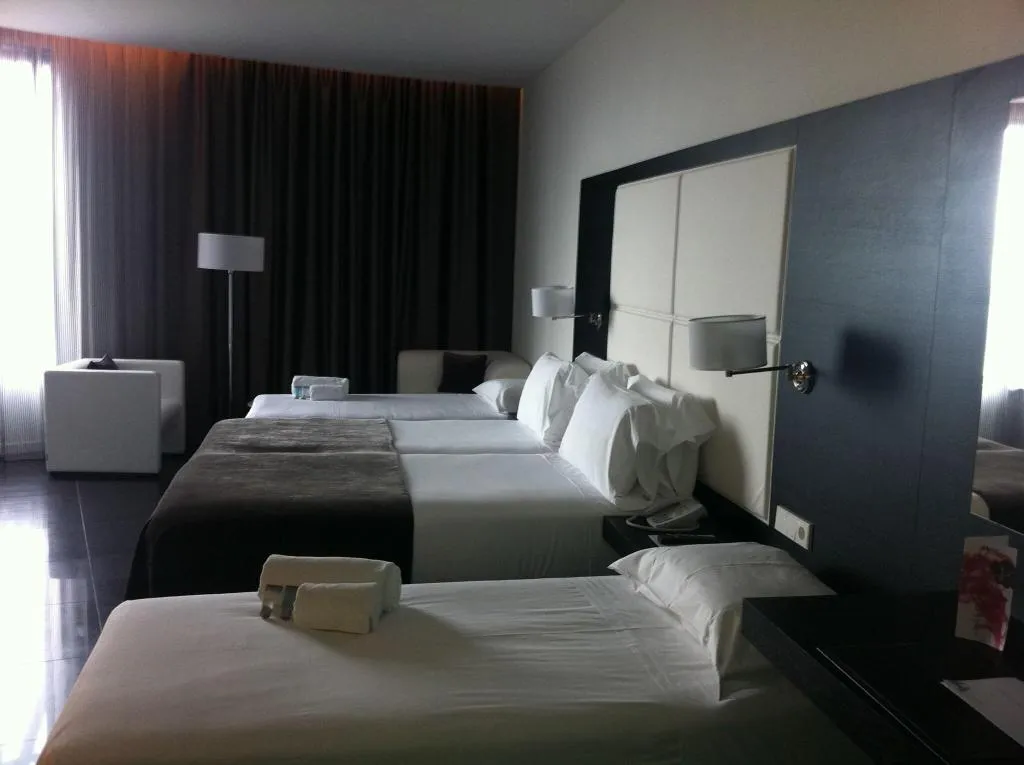 QUADRUPLE KING SIZE BED Room, Santos Porta Fira, Barcelona
