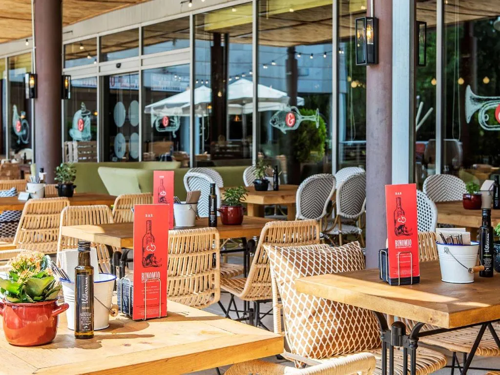 Bar, Novotel Barcelona Cornella, Barcelona