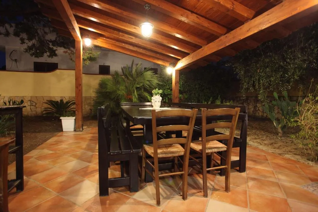 Terrace, B&B Villa Maiolica, Catania