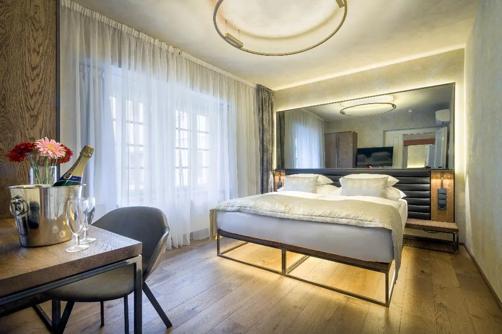 QUADRUPLE DELUXE Room, Hotel Waldstein, Prague