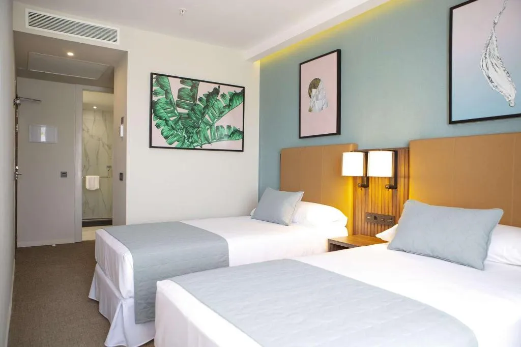 Room, Hotel Riu Plaza España, Madrid