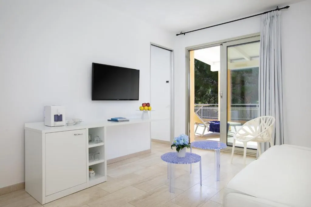 SUITE TWO BEDROOMS WITH TERRACE Room, Tirreno Resort, Olbia
