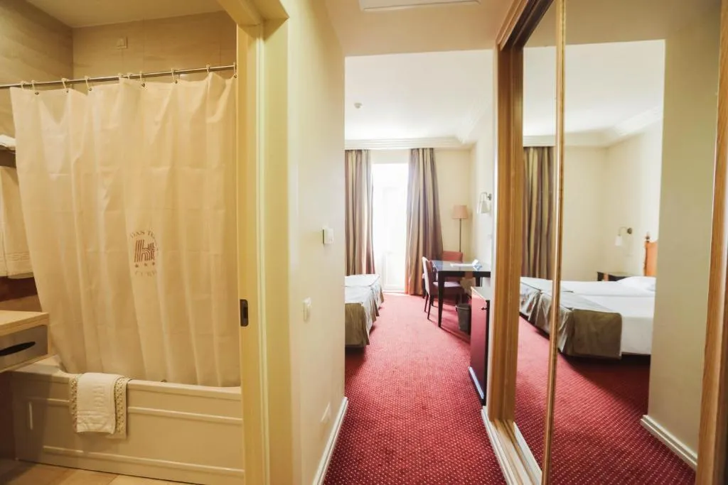 DOUBLE POOL VIEW Room, Hotel Termas da Curia, Porto