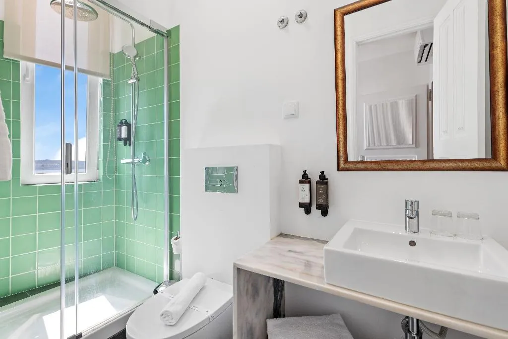 Double or Twin ONE BEDROOM ONE BATHROOM Room, Monte Belvedere Hotel By Shiadu, Lisbon