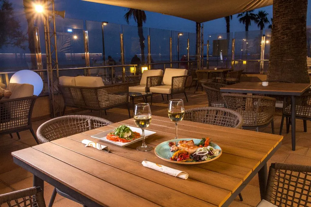 Bar, Hotel Monterrey Roses by Pierre & Vacances, Costa Brava