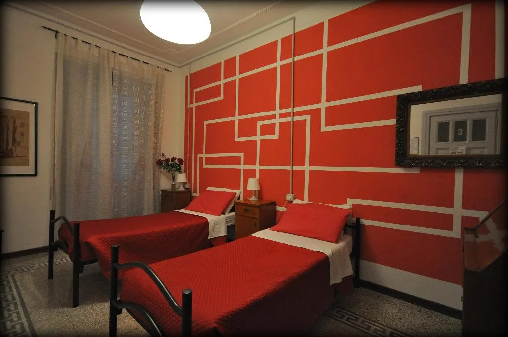 Double or Twin ECONOMY WITH SHARED BATHROOM Room, B&B 95 Spezie, Naples