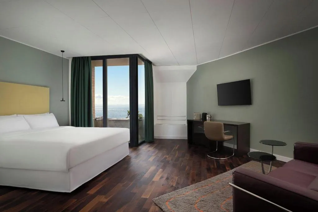 DOUBLE DELUXE WITH VIEWS Room, Four Points by Sheraton Catania Hotel & Conference, Catania