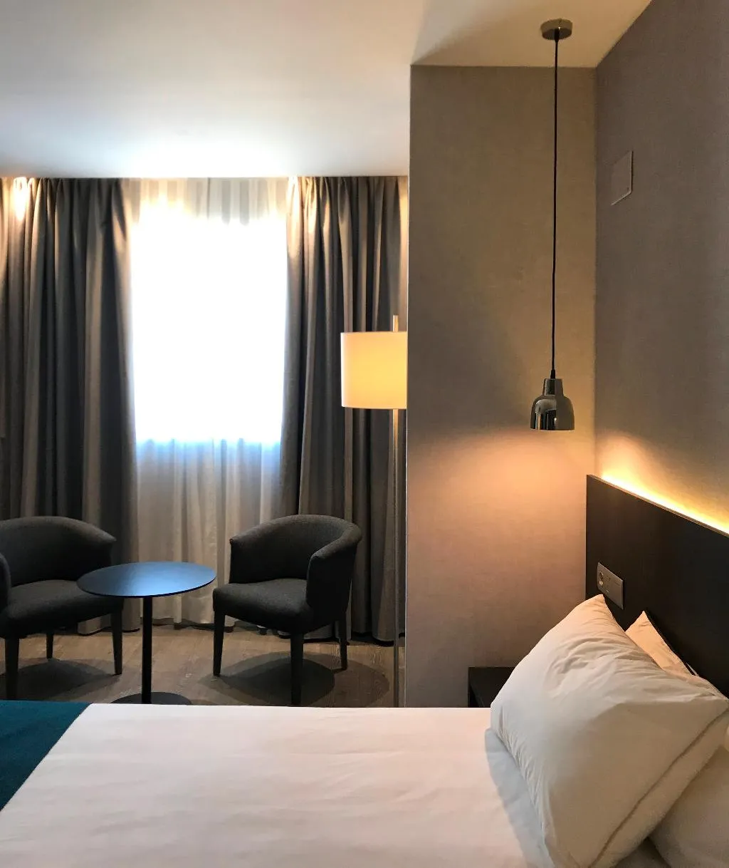 TRIPLE WITH KITCHENETTE Room, HG City Suites Barcelona, Barcelona