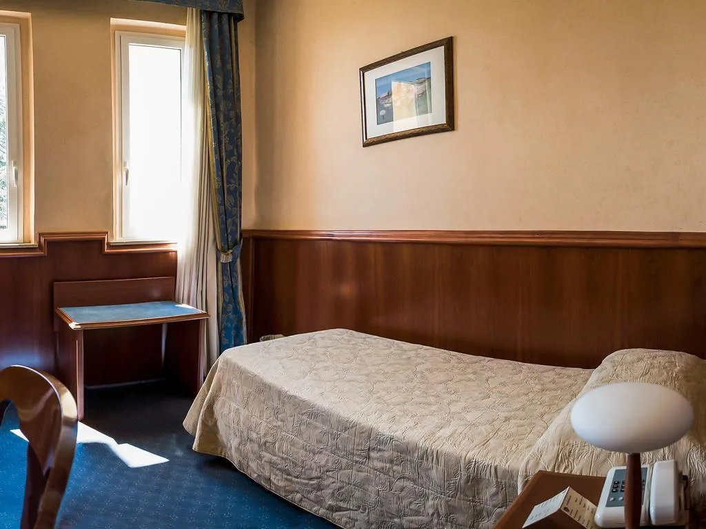 SINGLE ECONOMY Room, Bluebay Colle Della Trinità Perugia, Perugia