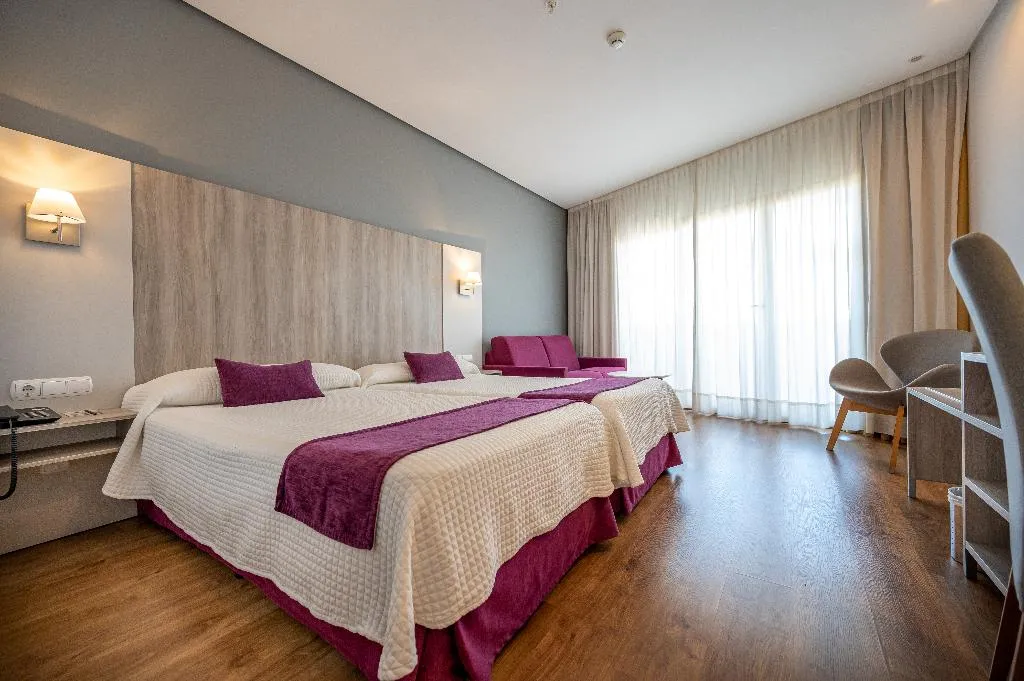 DOUBLE DELUXE POOL VIEW Room, Albir Playa Hotel & Spa, Costa Blanca