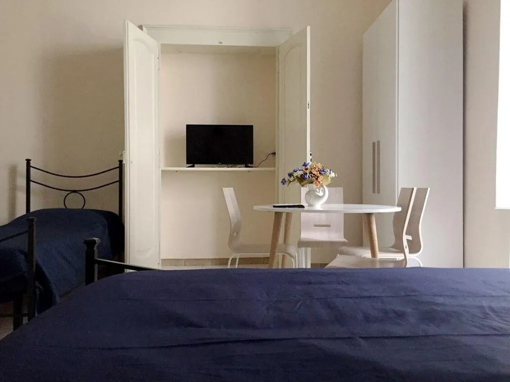 Room, B&B Catoledo, Naples