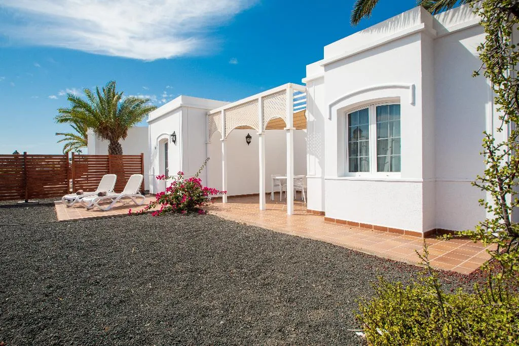 BUNGALOW SUPERIOR Room, Apartamentos LIVVO Coloradamar, Lanzarote
