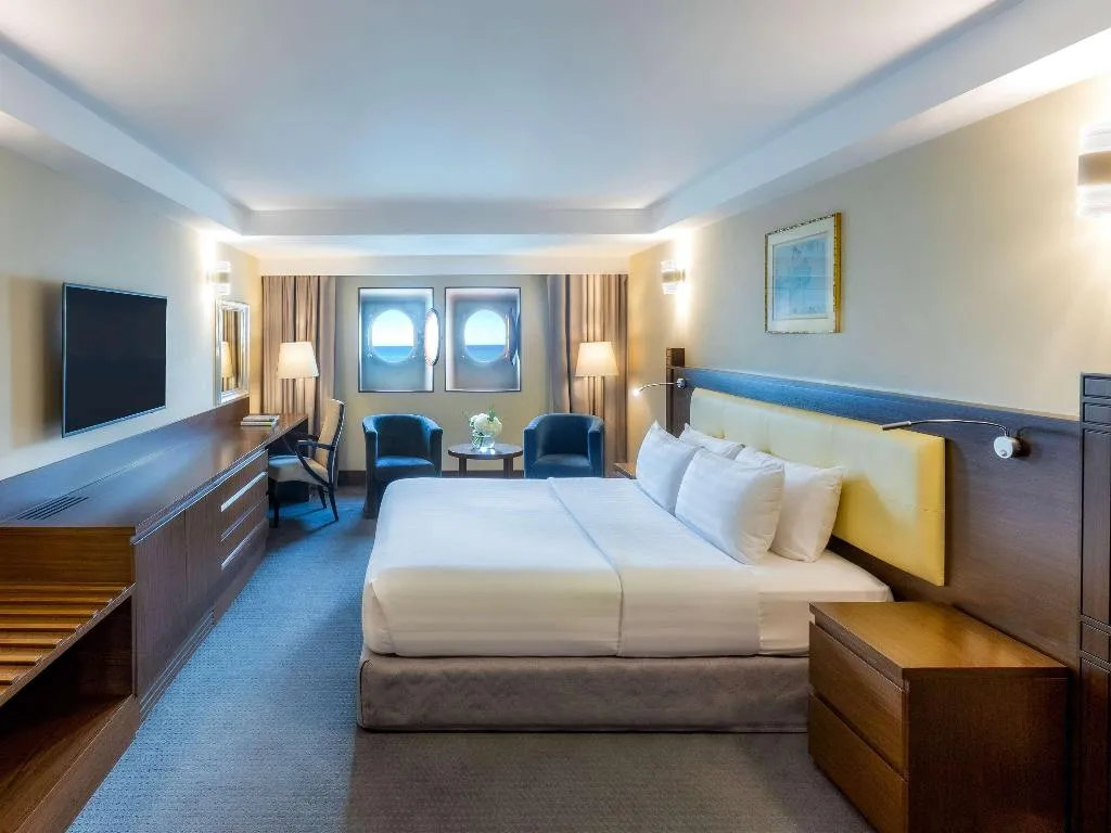 Room, Queen Elizabeth 2, Dubai