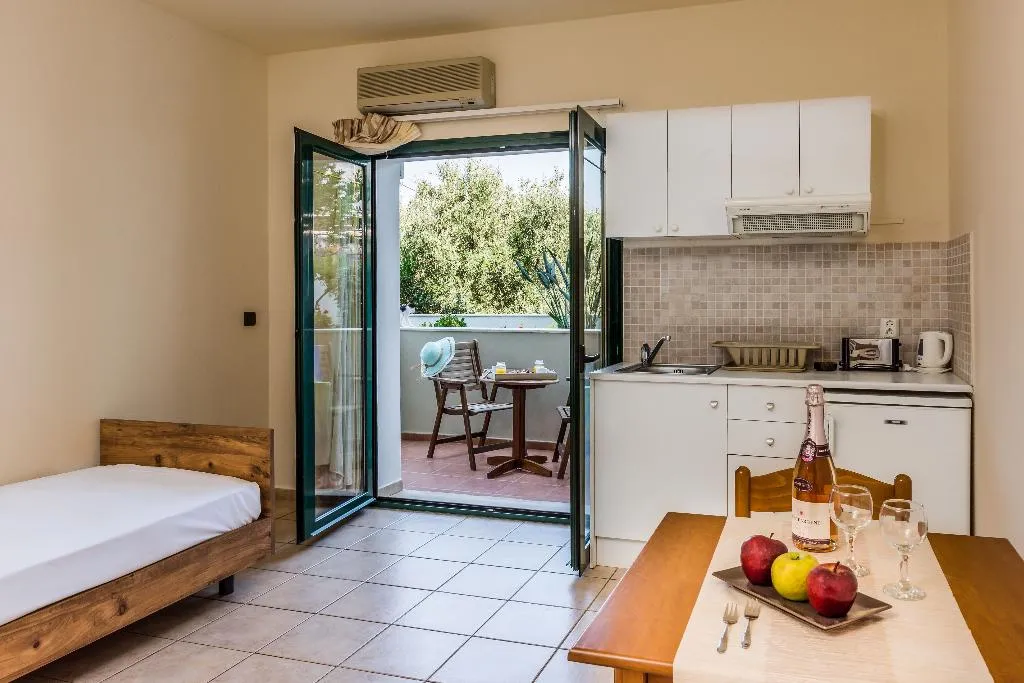 STUDIO GARDEN VIEW Room, Dias Hotel & Apts, Crete