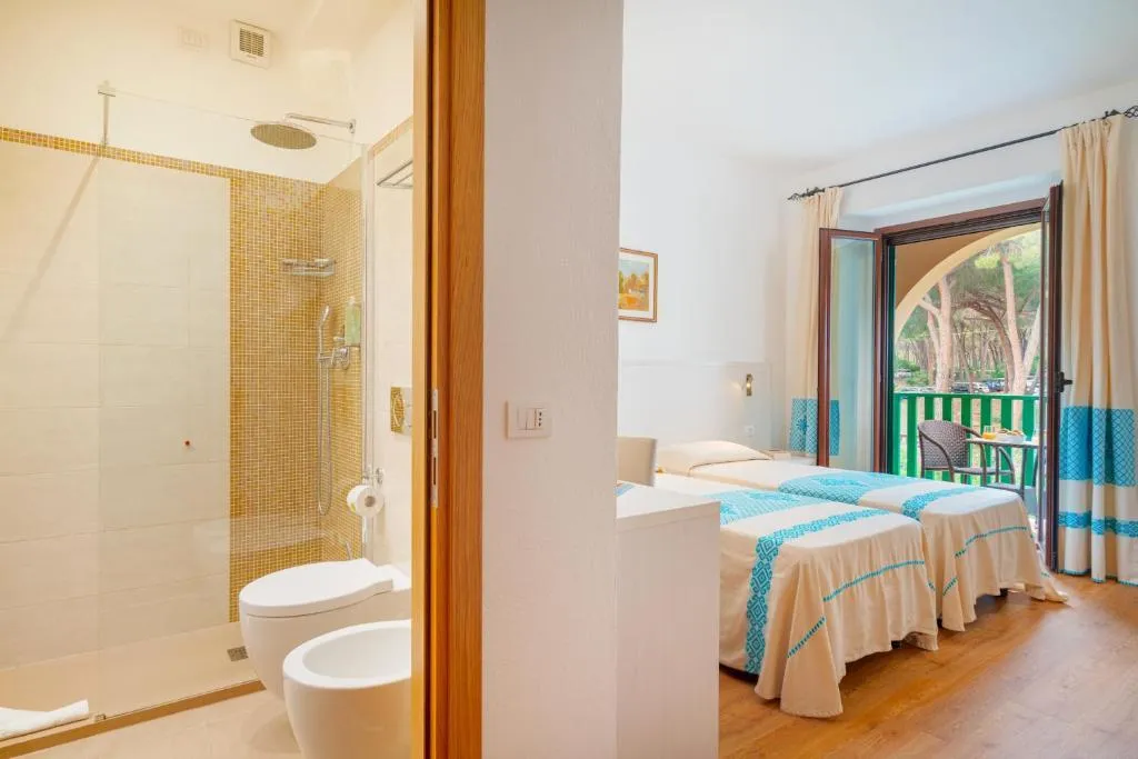 FAMILY ROOM GARDEN VIEW Room, Hotel Dei Pini, Alghero