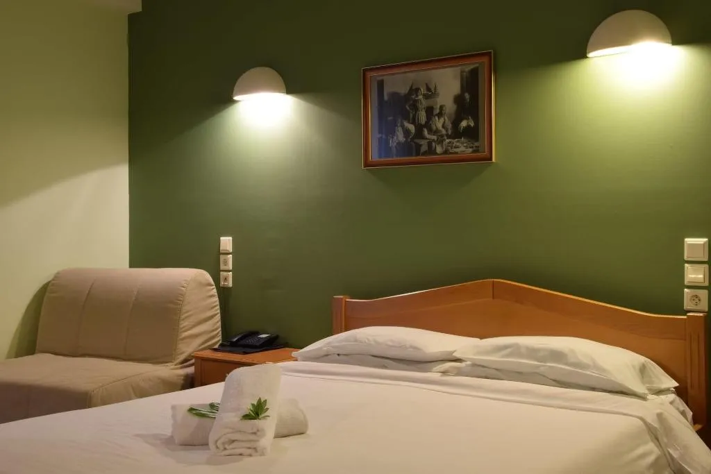 Room, Mont Helmos, Athens
